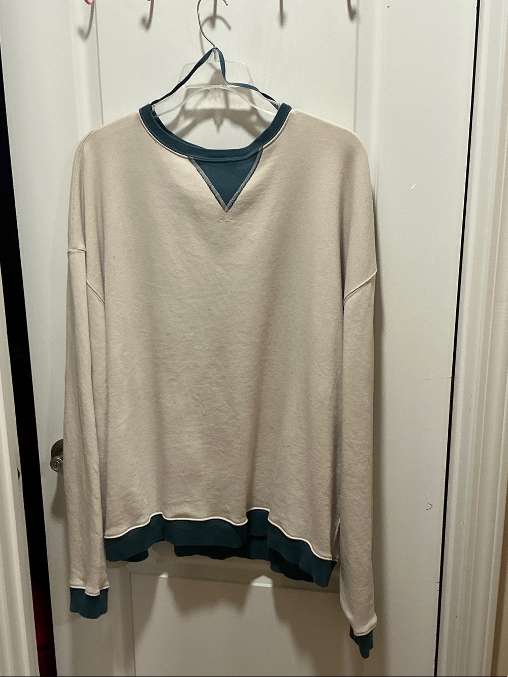 Women’s Two-Tone Crewneck Sweatshirt in Cream and Teal